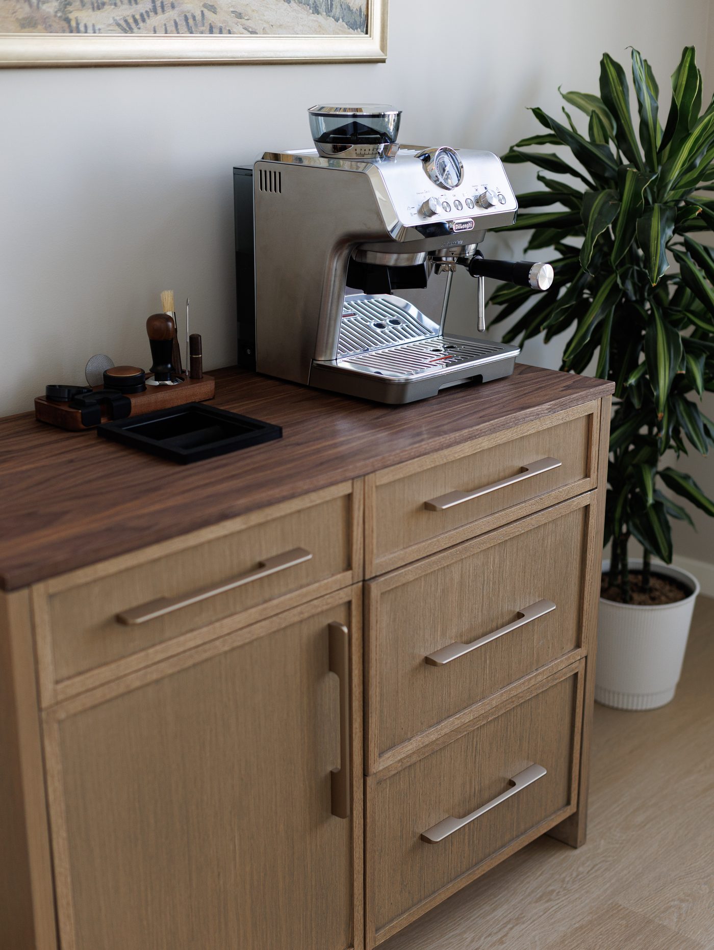 Built-in knock box set into the top